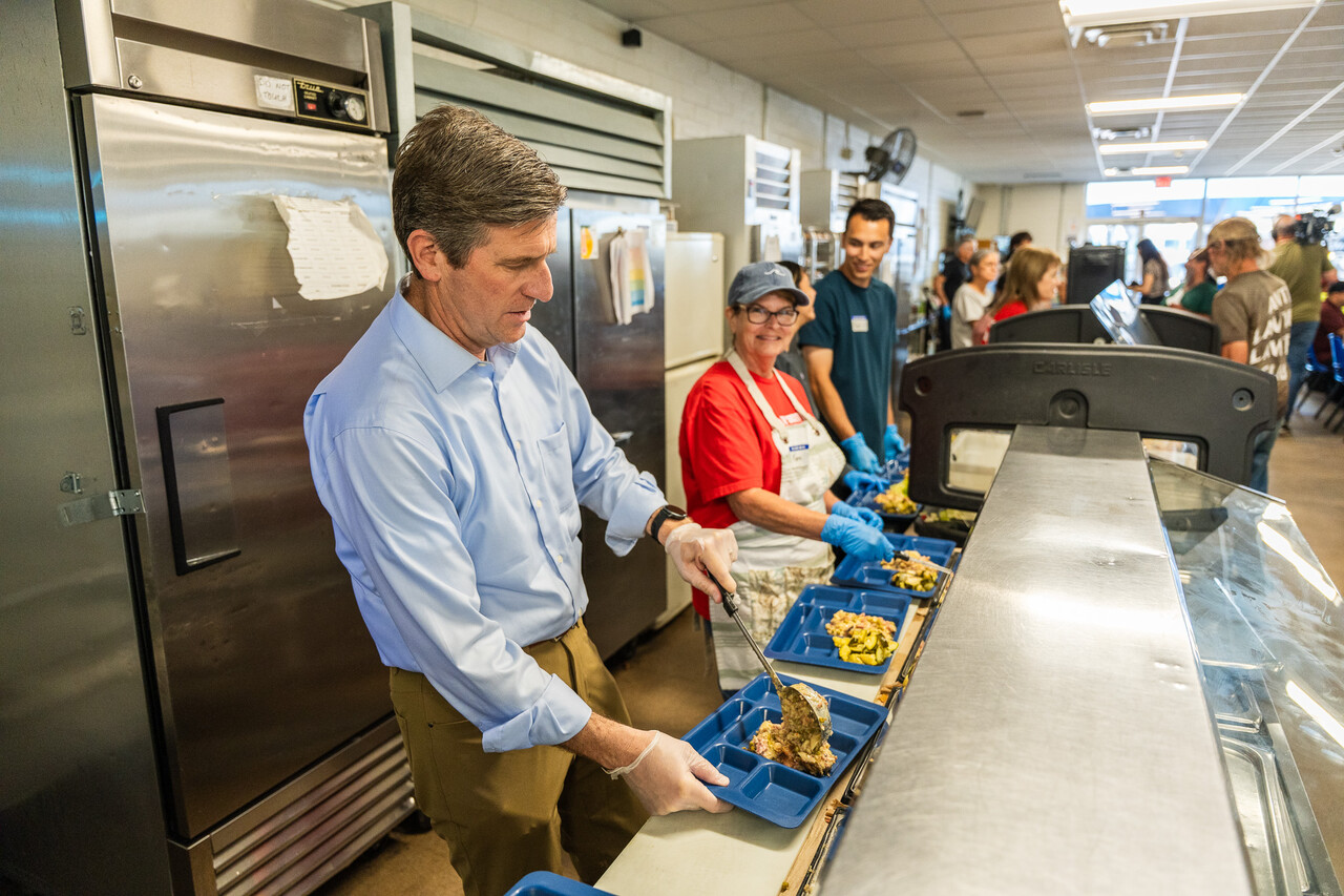 Congressman Stanton serves guests in the Mesa Dining Room.
