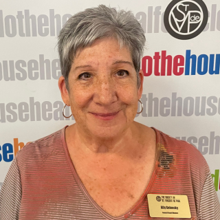 Headshot of Ally Geinosky